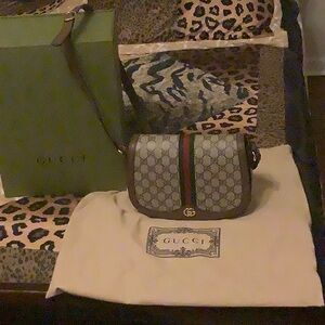 Authentic Gucci purse and bags